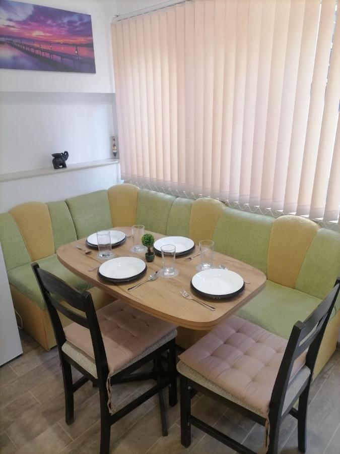 Cosy Apartment With A Sunny Balcony In فارنا المظهر الخارجي الصورة