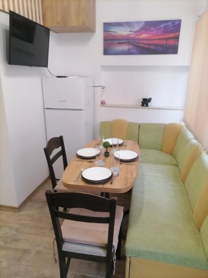 Cosy Apartment With A Sunny Balcony In فارنا المظهر الخارجي الصورة